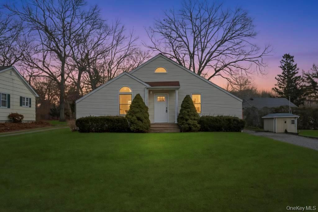 160 Oak Street, Mattituck, NY 11952 Main Photo