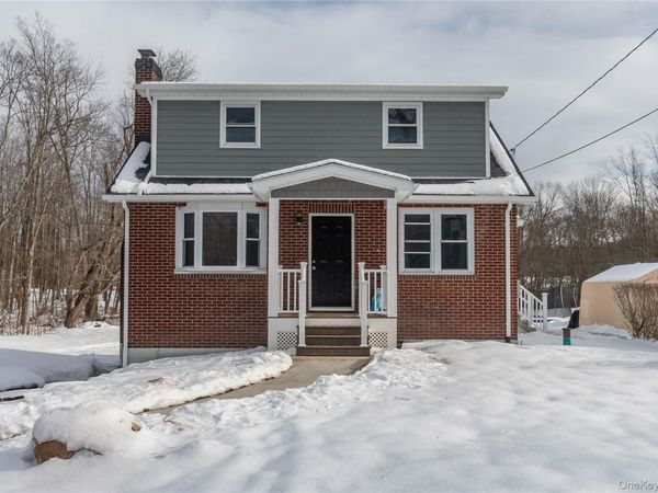 134 Old Quaker Lane, Hyde Park, NY 12538