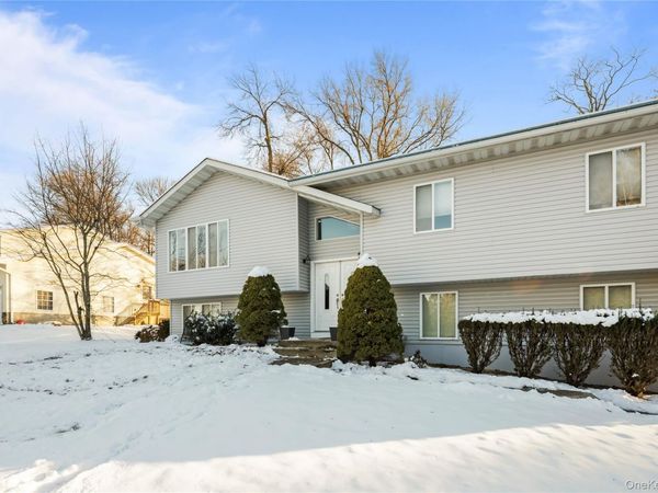 20 Mountainview Avenue, Airmont, NY 10901