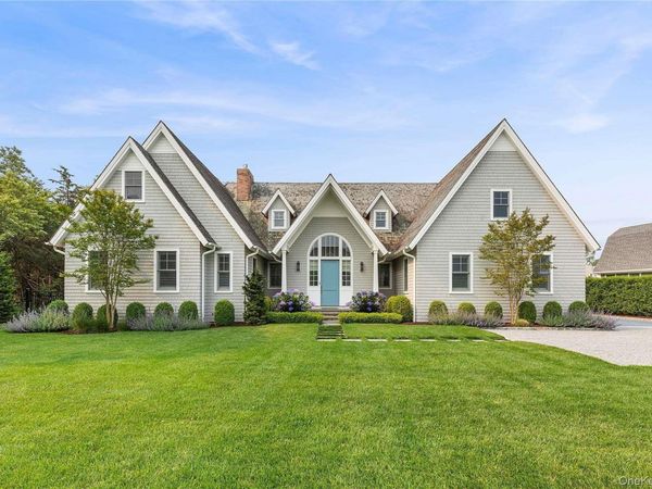 2 Emma's Path, Remsenburg, NY 11960