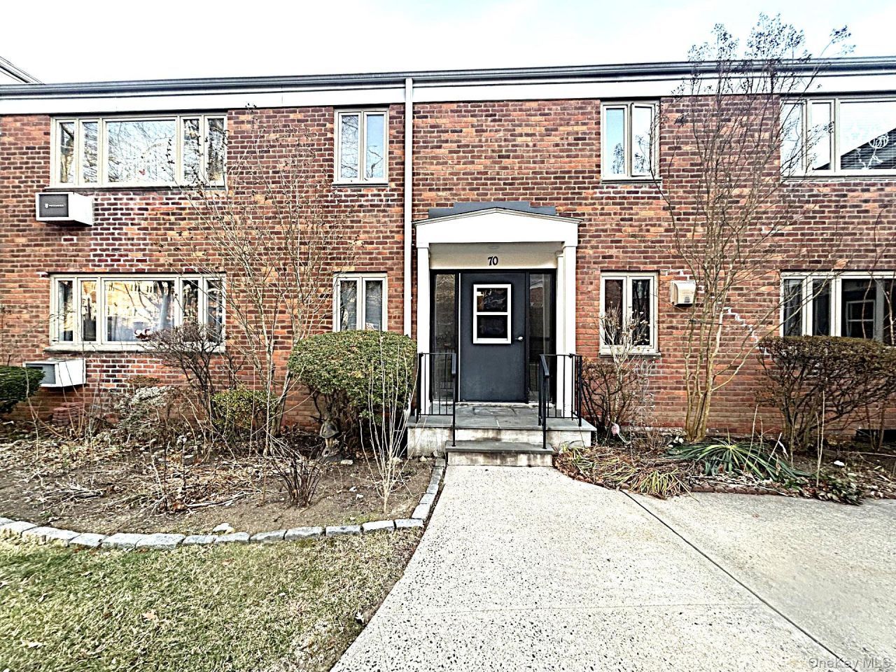 70 Lawrence Court, Unit B, White Plains, NY 10603 Main Photo