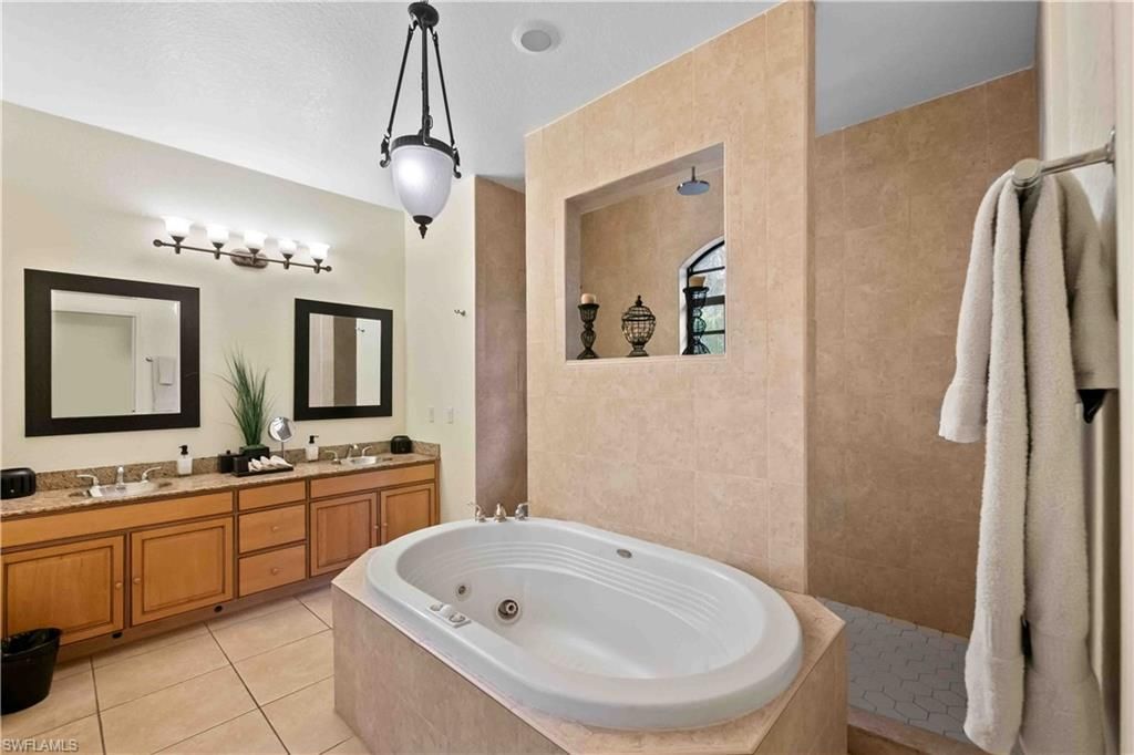 106 SE 5th St, Cape Coral, FL 33990 Photo