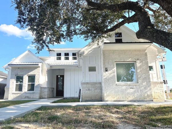 97 BERWICK, Victoria, TX 77904