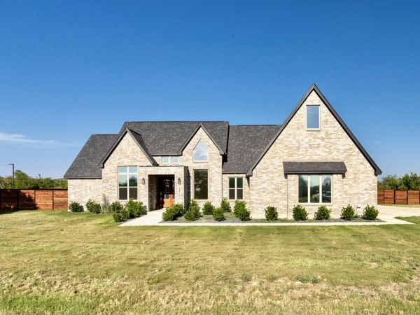 187 STONE LOOP, Castroville, TX 78009