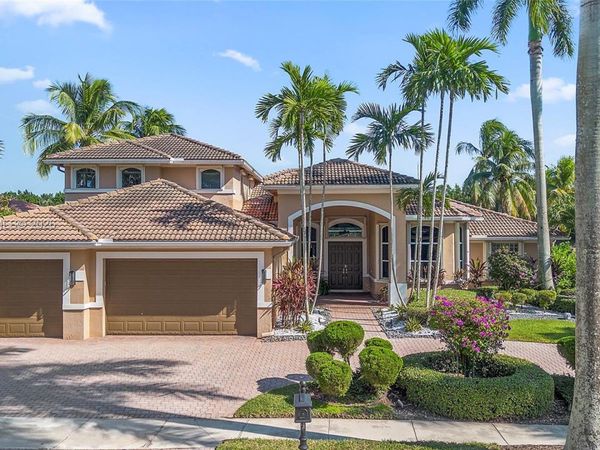1470 Victoria Isle Dr , Weston, FL 33327