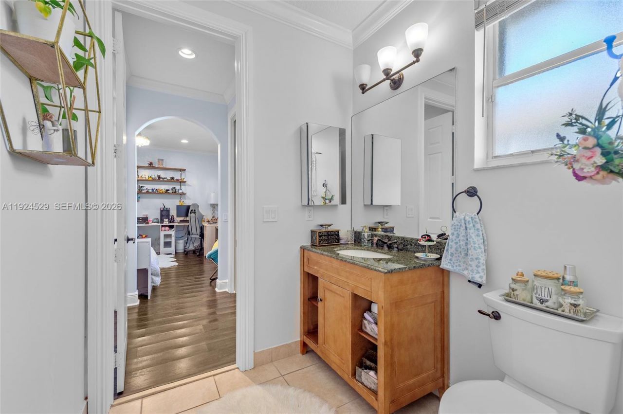 1470 Victoria Isle Dr , Weston, FL 33327 Photo