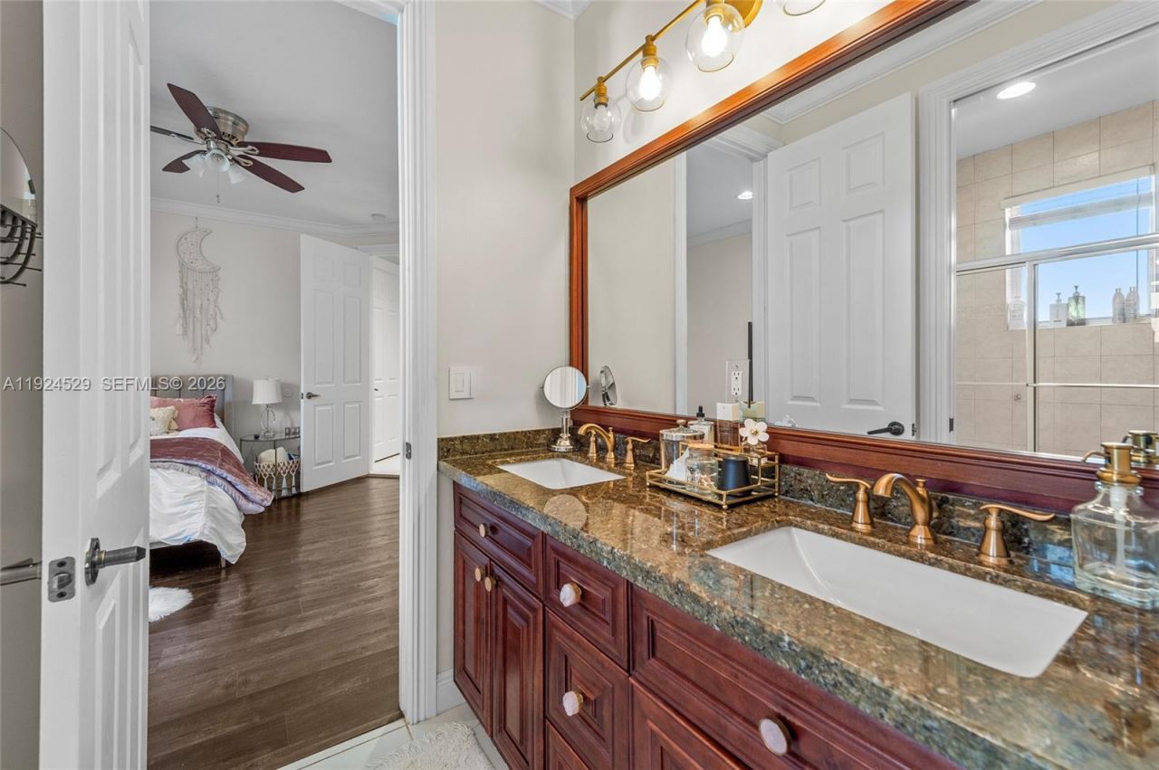 1470 Victoria Isle Dr , Weston, FL 33327 Photo