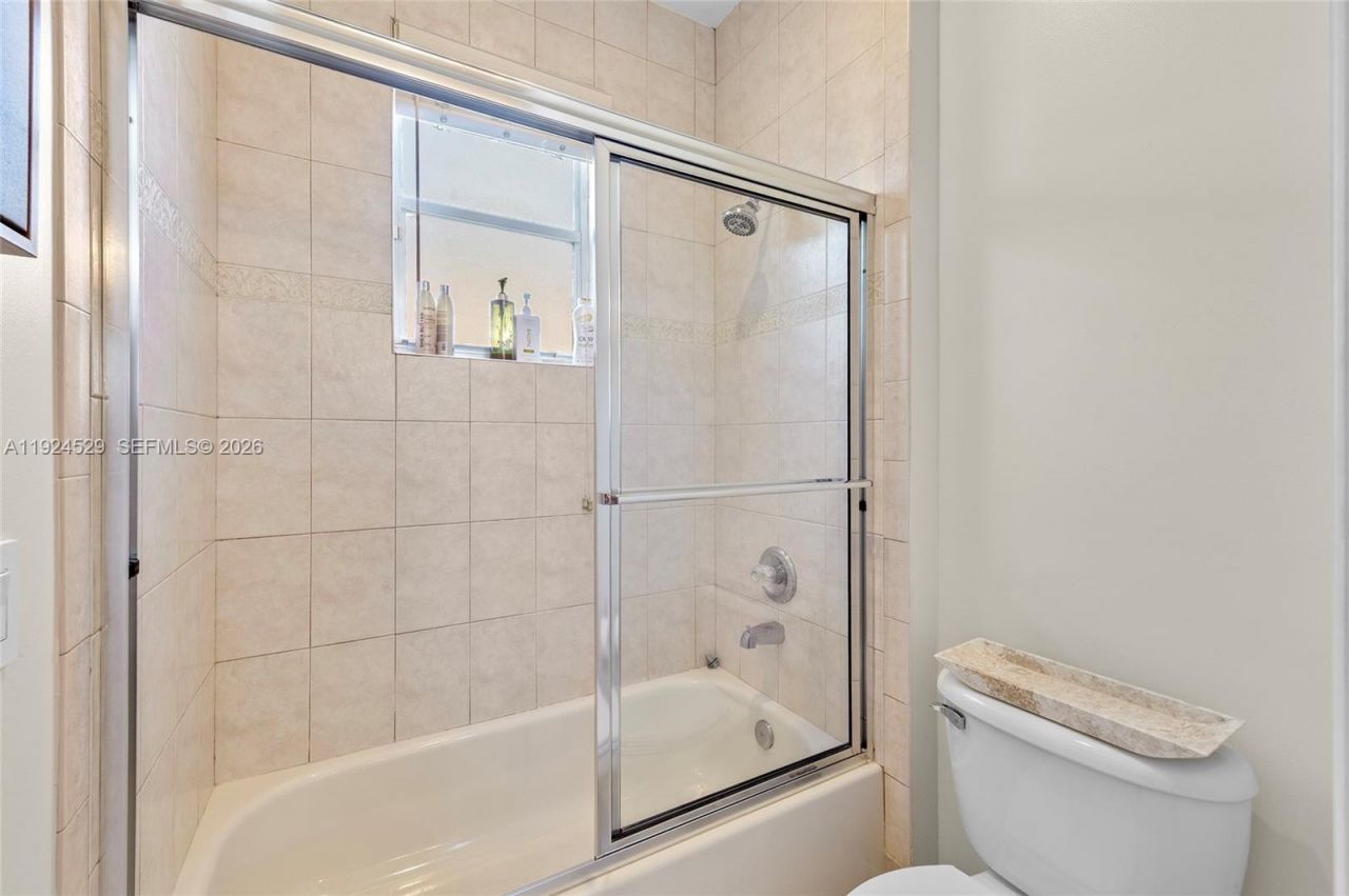 1470 Victoria Isle Dr , Weston, FL 33327 Photo