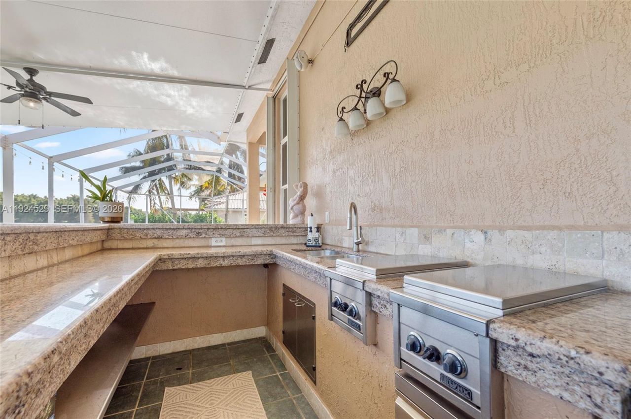 1470 Victoria Isle Dr , Weston, FL 33327 Photo