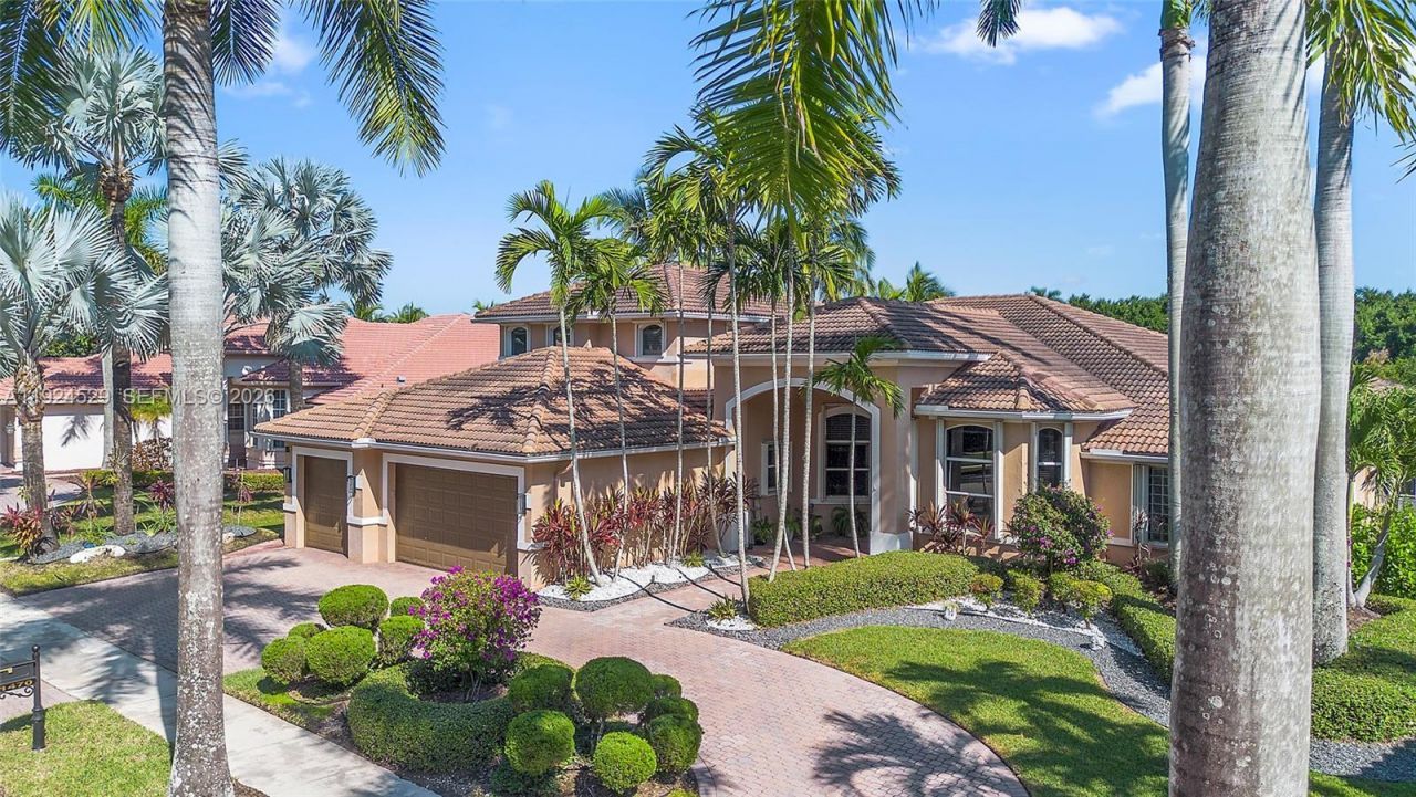 1470 Victoria Isle Dr , Weston, FL 33327 Photo