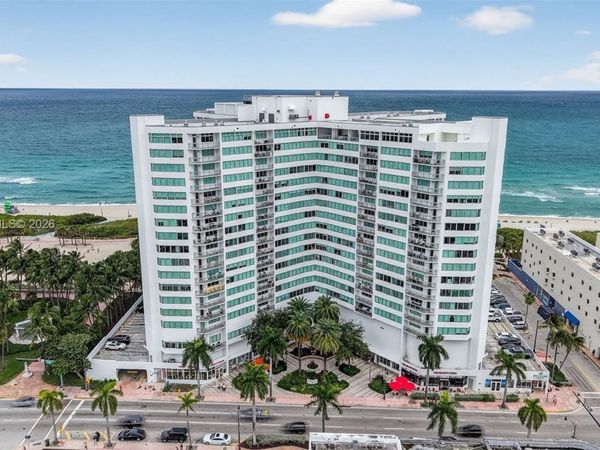 7135 Collins Ave , Unit 1015, Miami Beach, FL 33141
