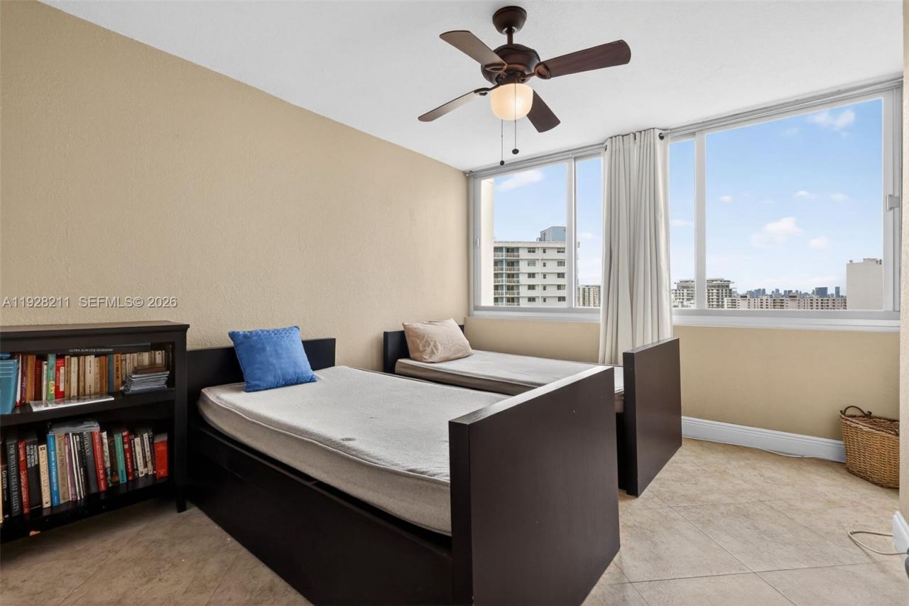 7135 Collins Ave , Unit 1015, Miami Beach, FL 33141 Photo