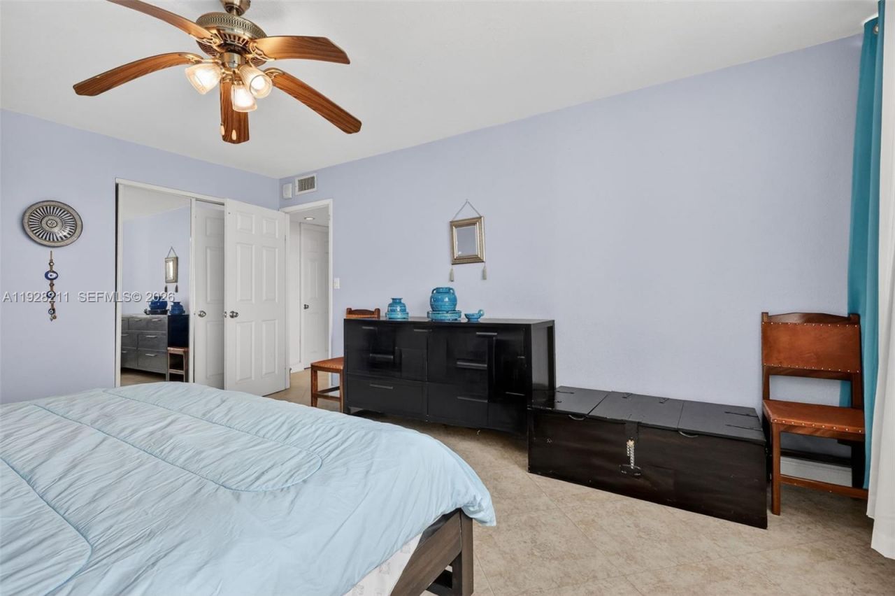 7135 Collins Ave , Unit 1015, Miami Beach, FL 33141 Photo