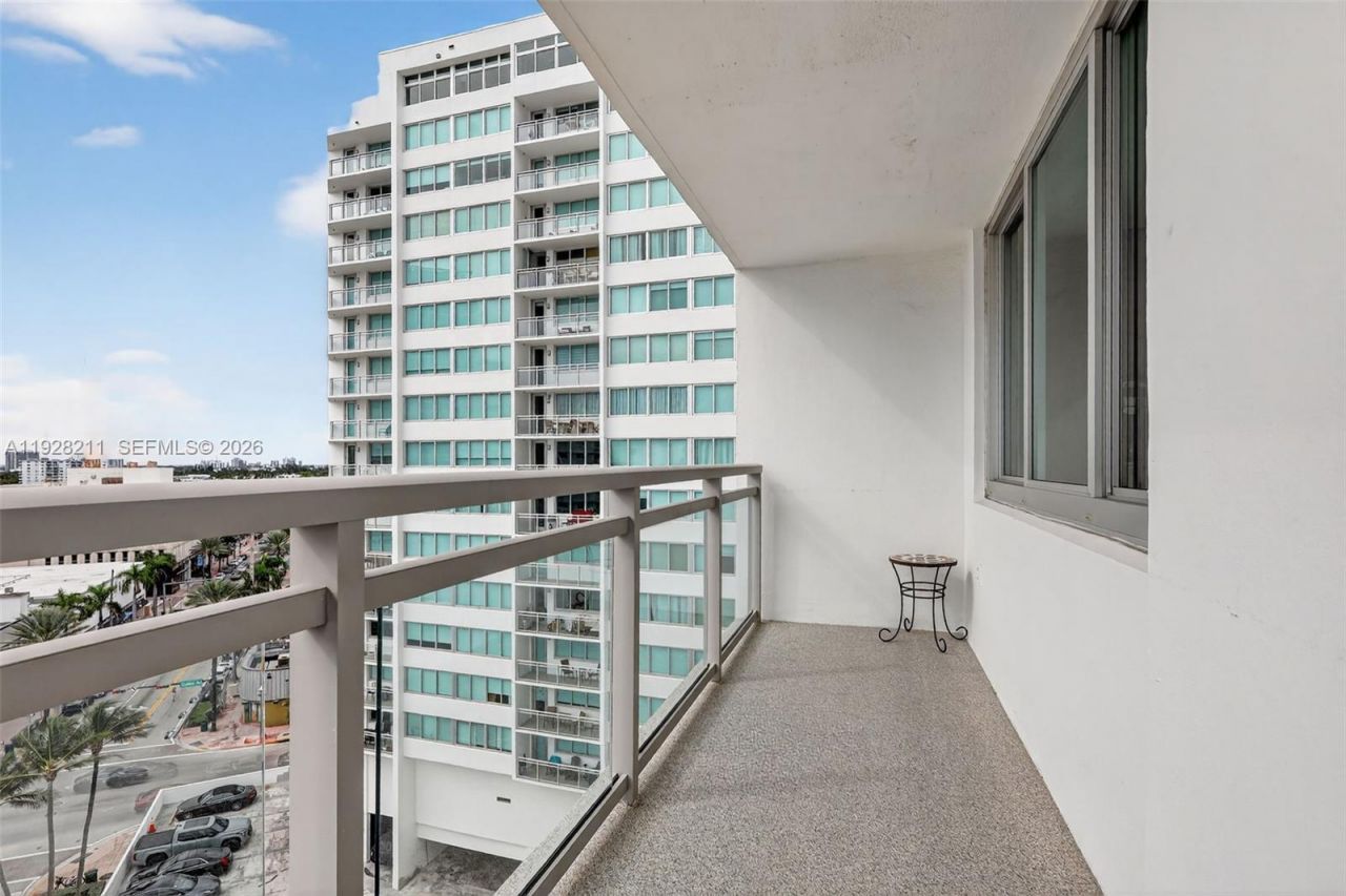 7135 Collins Ave , Unit 1015, Miami Beach, FL 33141 Photo