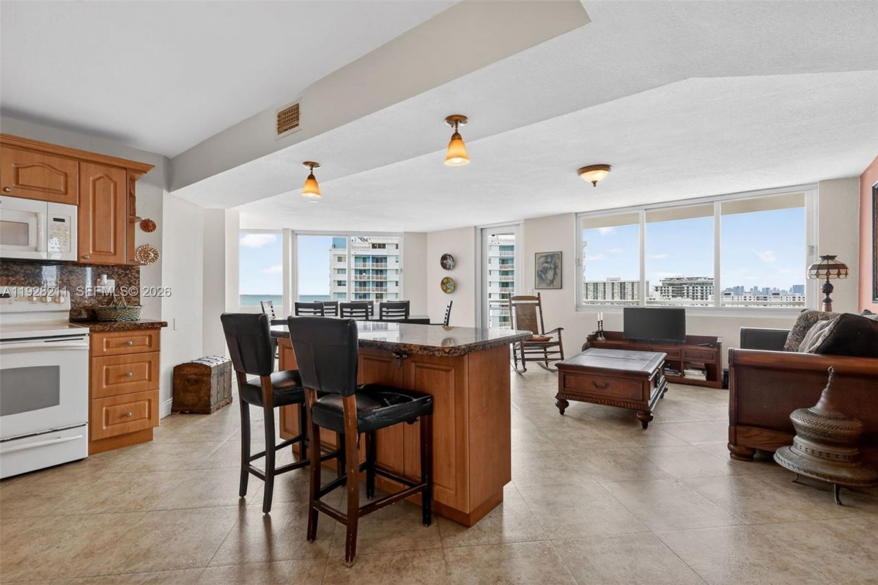 7135 Collins Ave , Unit 1015, Miami Beach, FL 33141 Photo