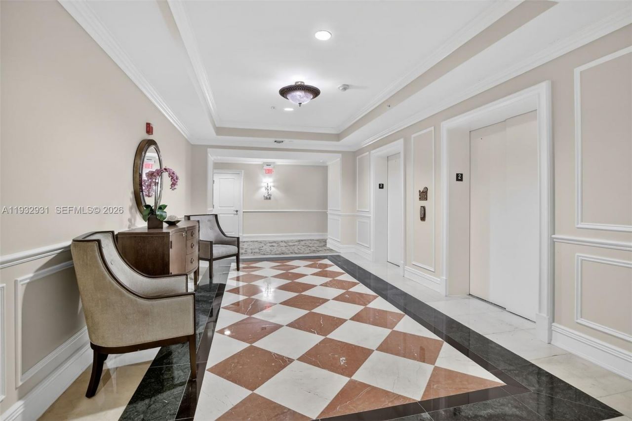 16100 Emerald Estates Dr, Unit 284, Weston, FL 33331 Photo