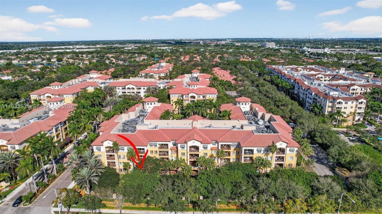 16100 Emerald Estates Dr, Unit 284, Weston, FL 33331 Photo