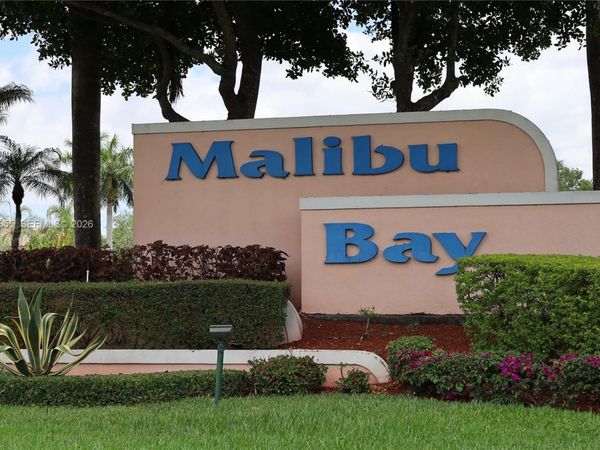 20816 NW 2nd St , Pembroke Pines, FL 33029