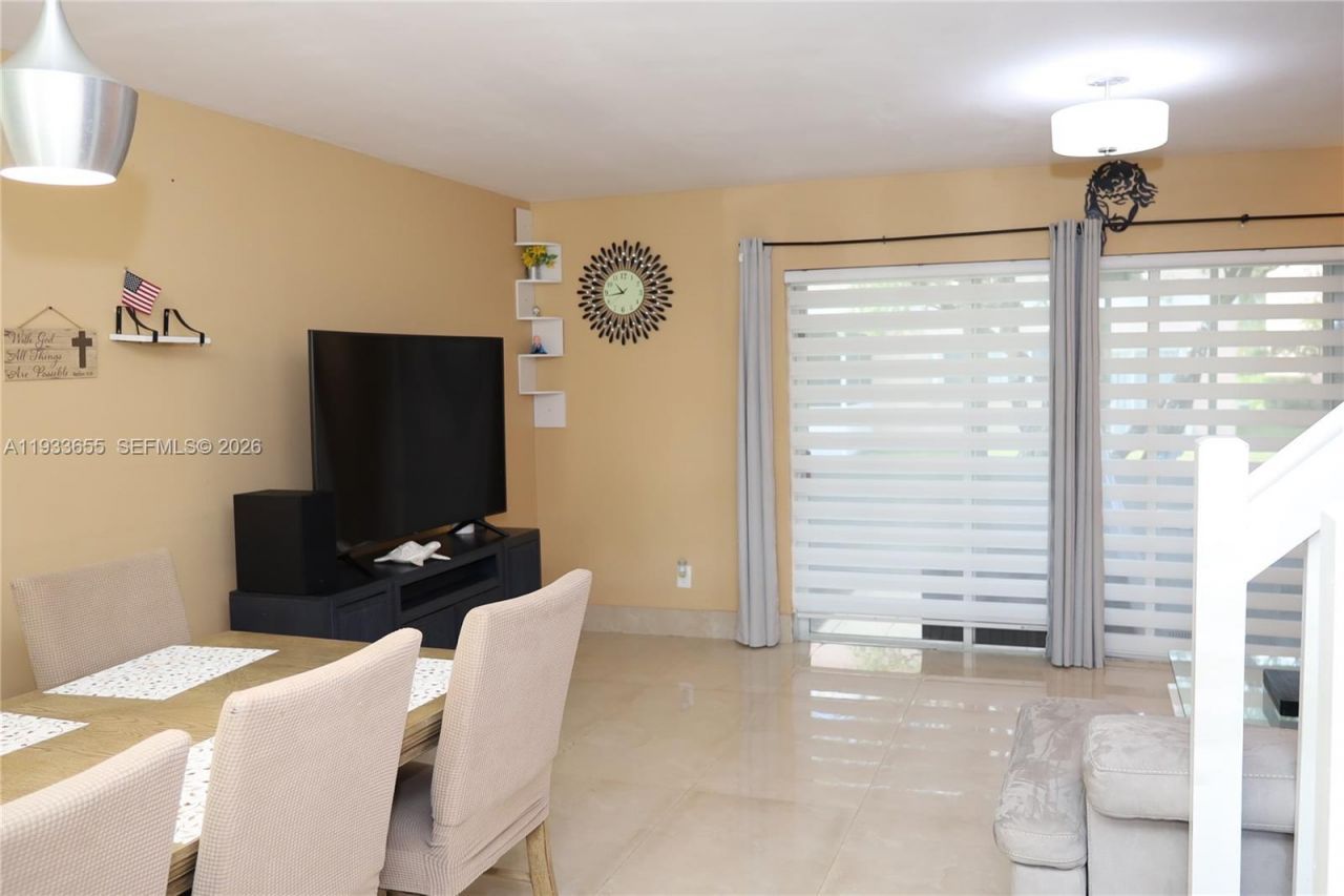 20816 NW 2nd St , Pembroke Pines, FL 33029 Photo