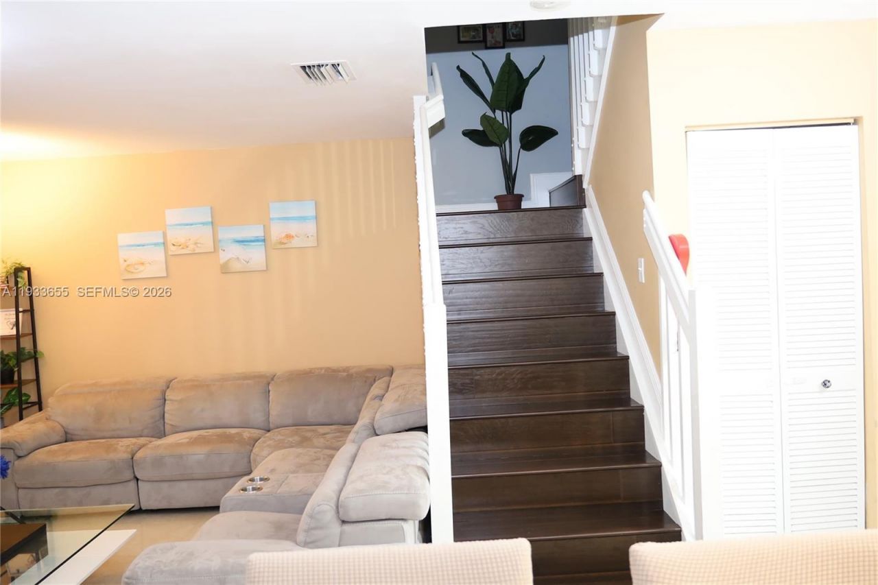 20816 NW 2nd St , Pembroke Pines, FL 33029 Photo