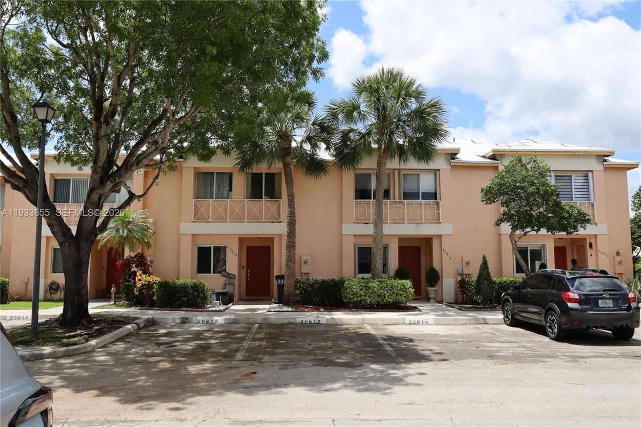 20816 NW 2nd St , Pembroke Pines, FL 33029 Photo