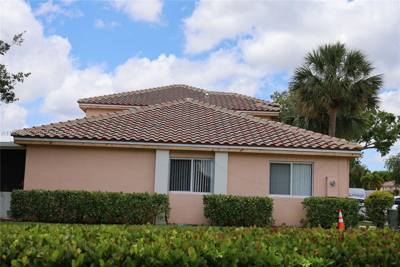 20816 NW 2nd St , Pembroke Pines, FL 33029 Photo