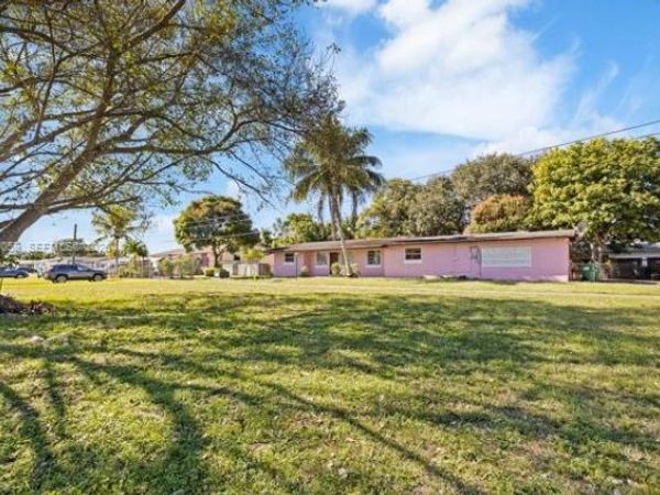 14620 NW 12th Ave, Miami, FL 33168