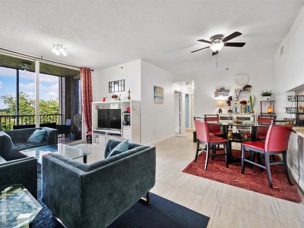 9755 NW 52nd St, Unit 513, Doral, FL 33178