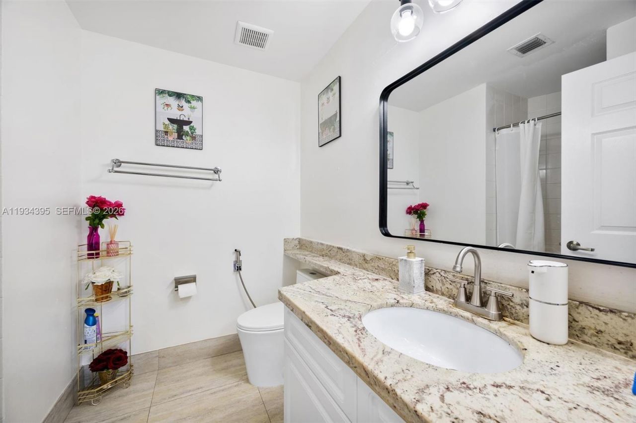 9755 NW 52nd St, Unit 513, Doral, FL 33178 Photo