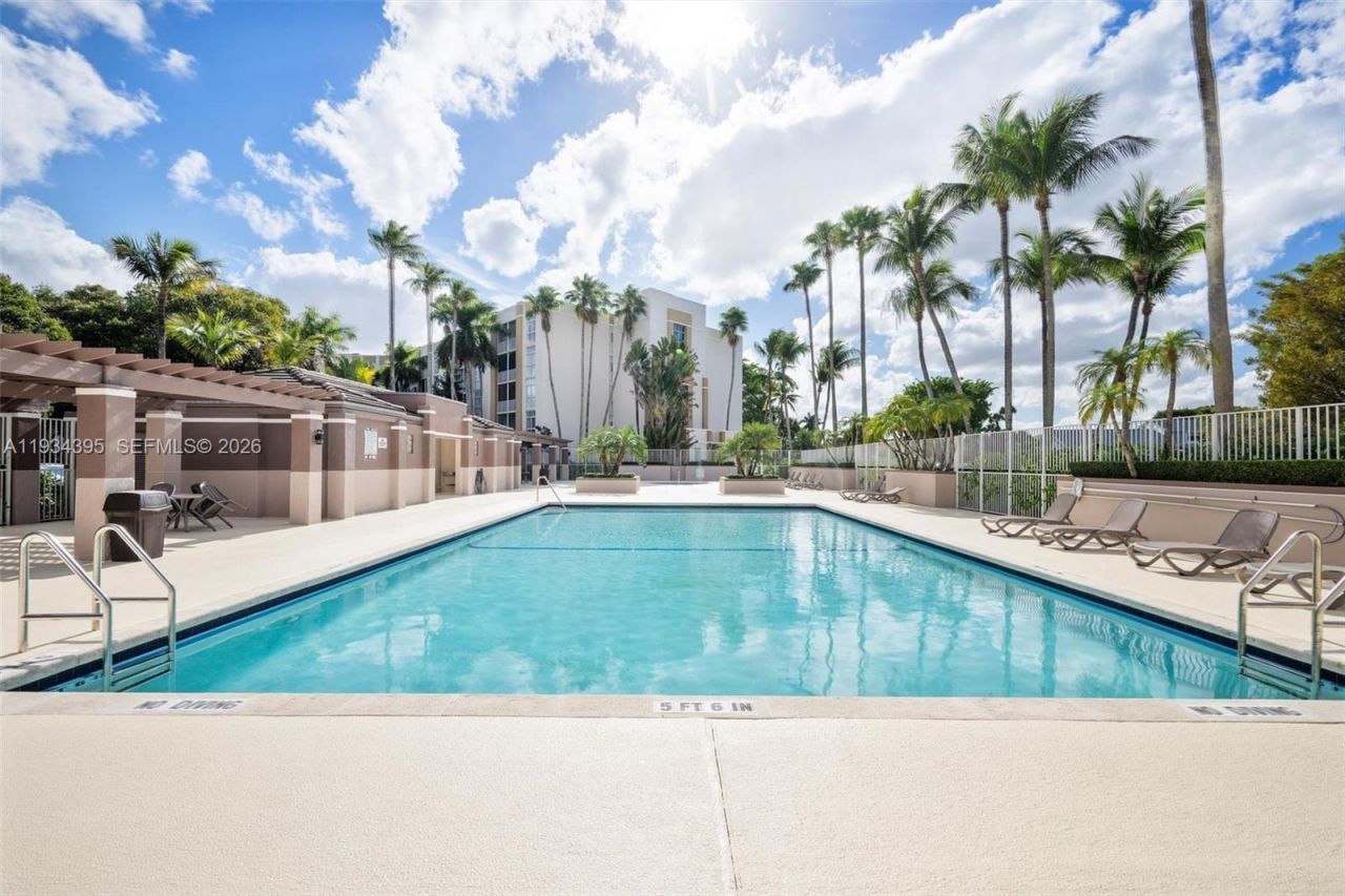 9755 NW 52nd St, Unit 513, Doral, FL 33178 Photo