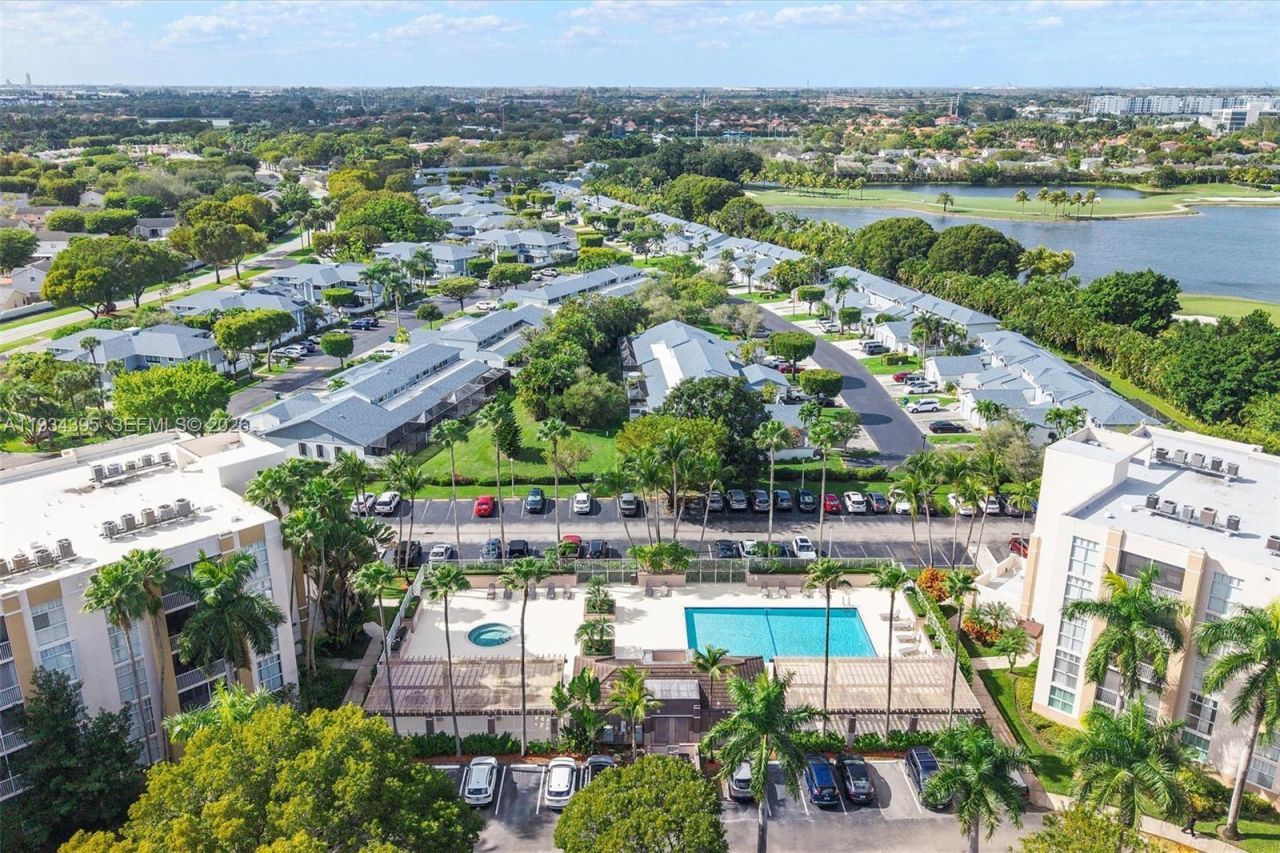 9755 NW 52nd St, Unit 513, Doral, FL 33178 Photo