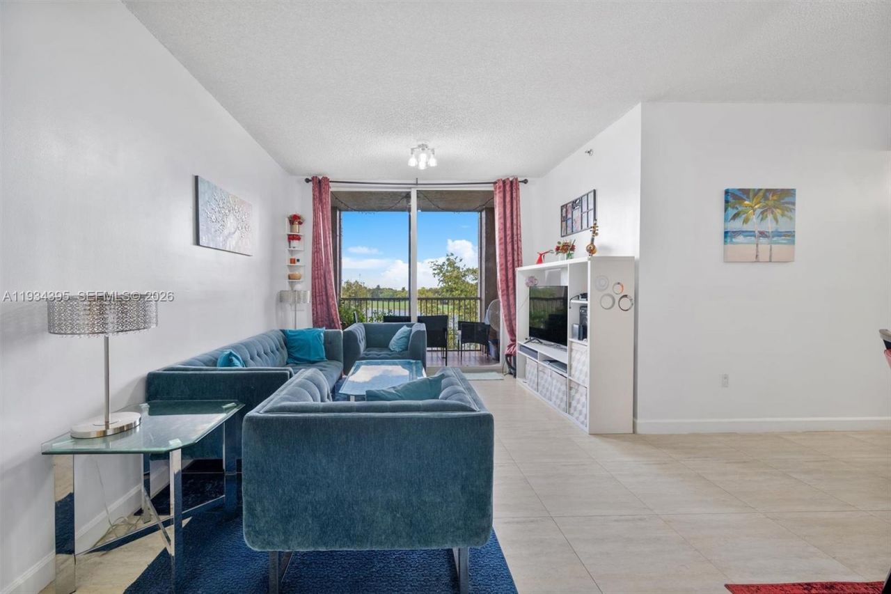 9755 NW 52nd St, Unit 513, Doral, FL 33178 Photo