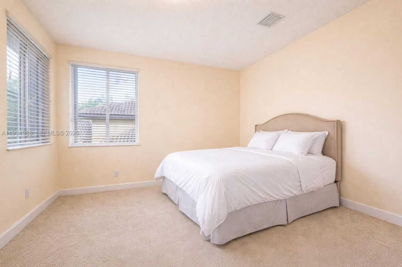 5724 Oakmont Ave, Hollywood, FL 33312 Photo