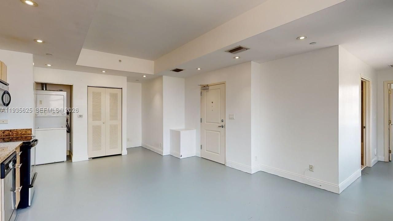 111 E Flagler St, Unit 810, Miami, FL 33131 Photo