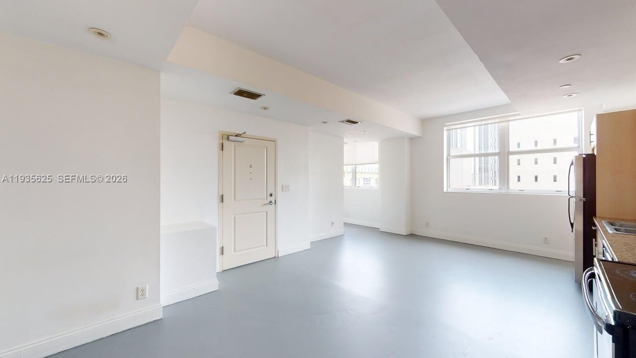 111 E Flagler St, Unit 810, Miami, FL 33131 Photo