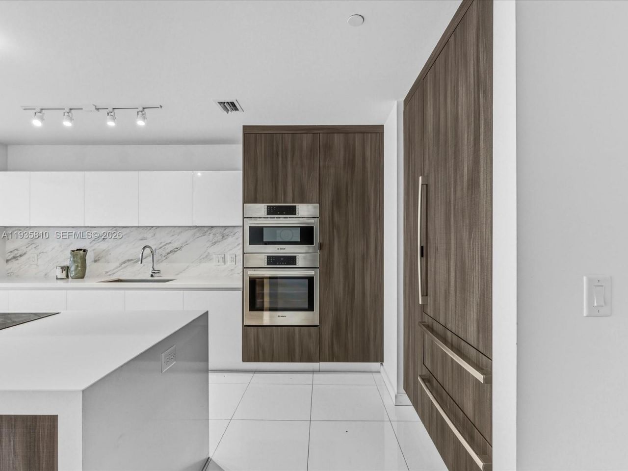 851 NE 1st Ave, Unit 4801, Miami, FL 33132 Photo