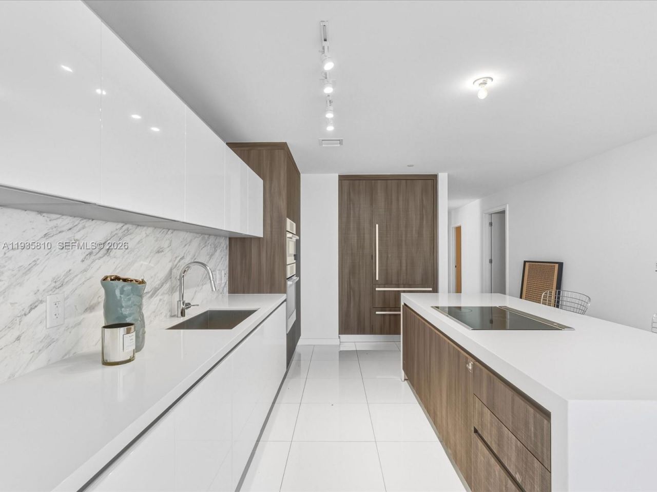 851 NE 1st Ave, Unit 4801, Miami, FL 33132 Photo