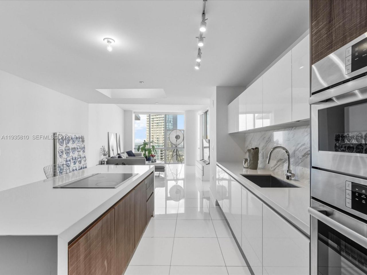 851 NE 1st Ave, Unit 4801, Miami, FL 33132 Photo