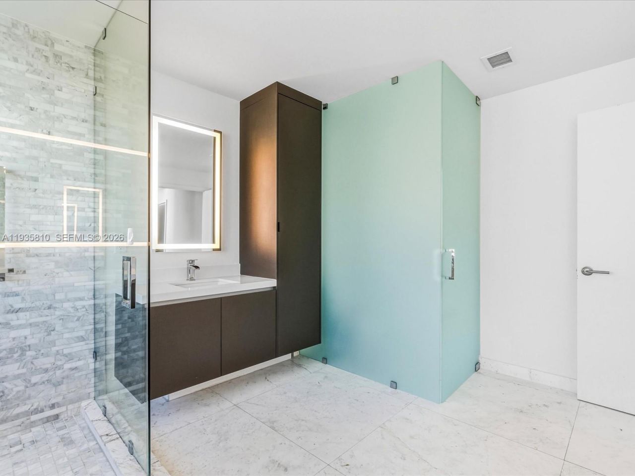 851 NE 1st Ave, Unit 4801, Miami, FL 33132 Photo