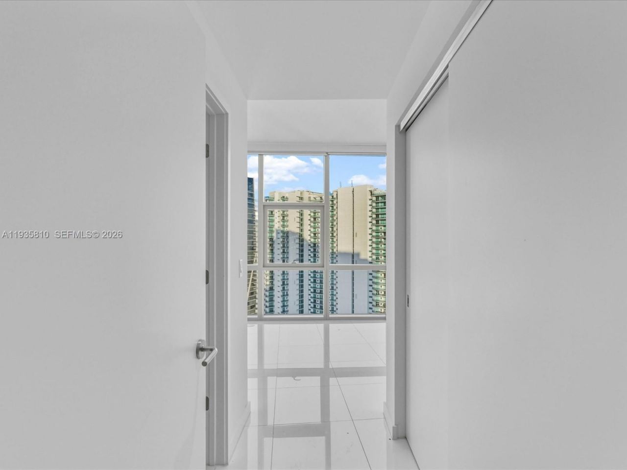 851 NE 1st Ave, Unit 4801, Miami, FL 33132 Photo