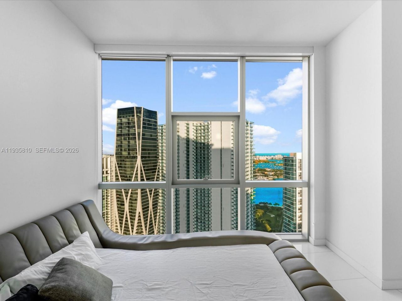851 NE 1st Ave, Unit 4801, Miami, FL 33132 Photo