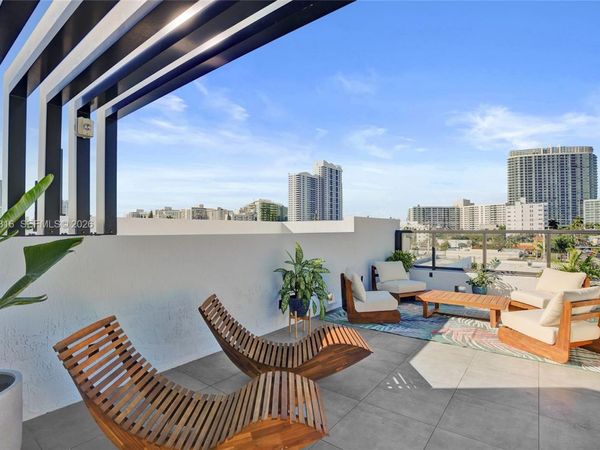 1030 15th St, Unit PH5, Miami Beach, FL 33139