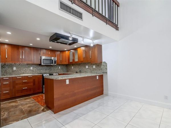 20347 W Country Club Dr, Unit TH15, Aventura, FL 33180