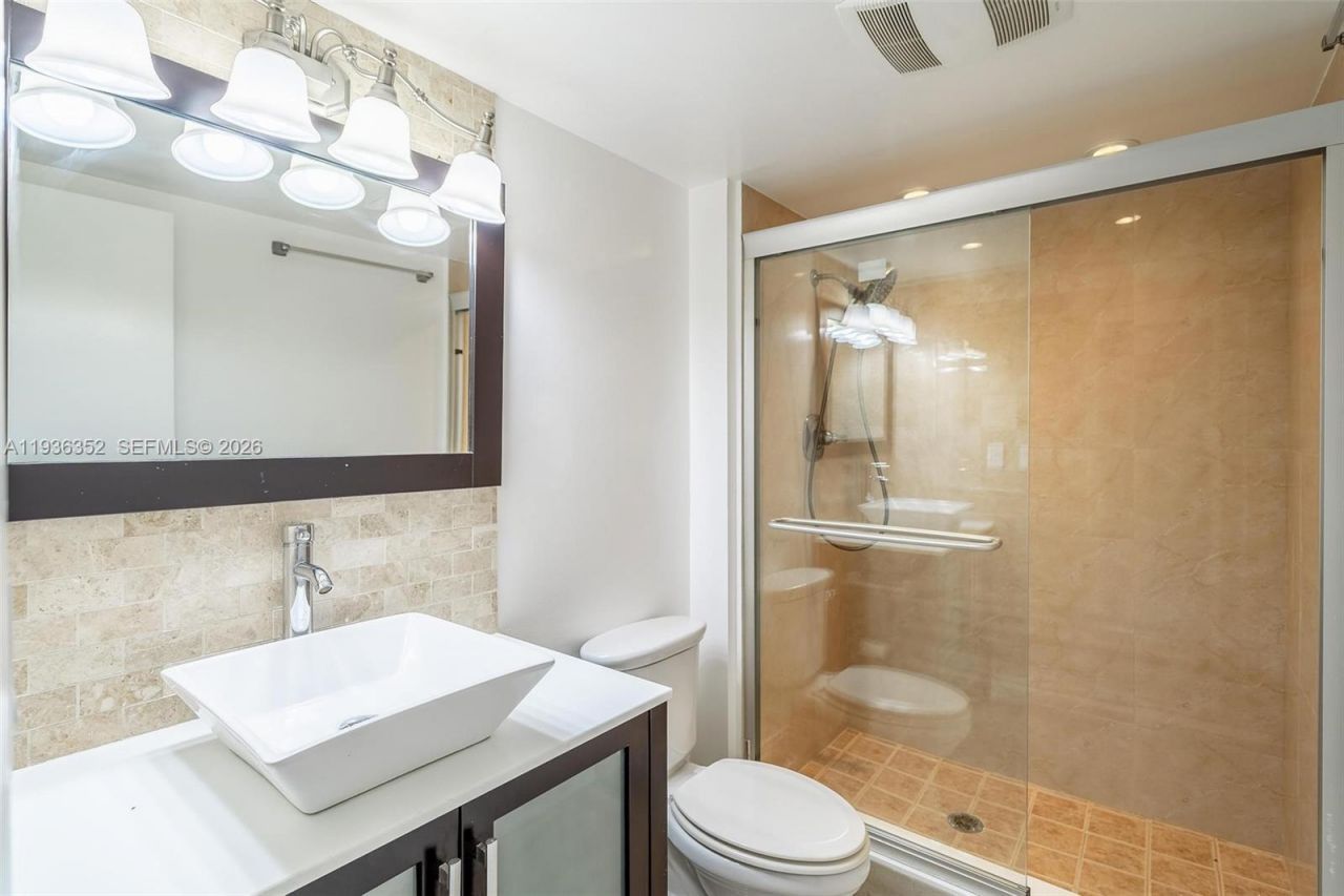 20347 W Country Club Dr, Unit TH15, Aventura, FL 33180 Photo