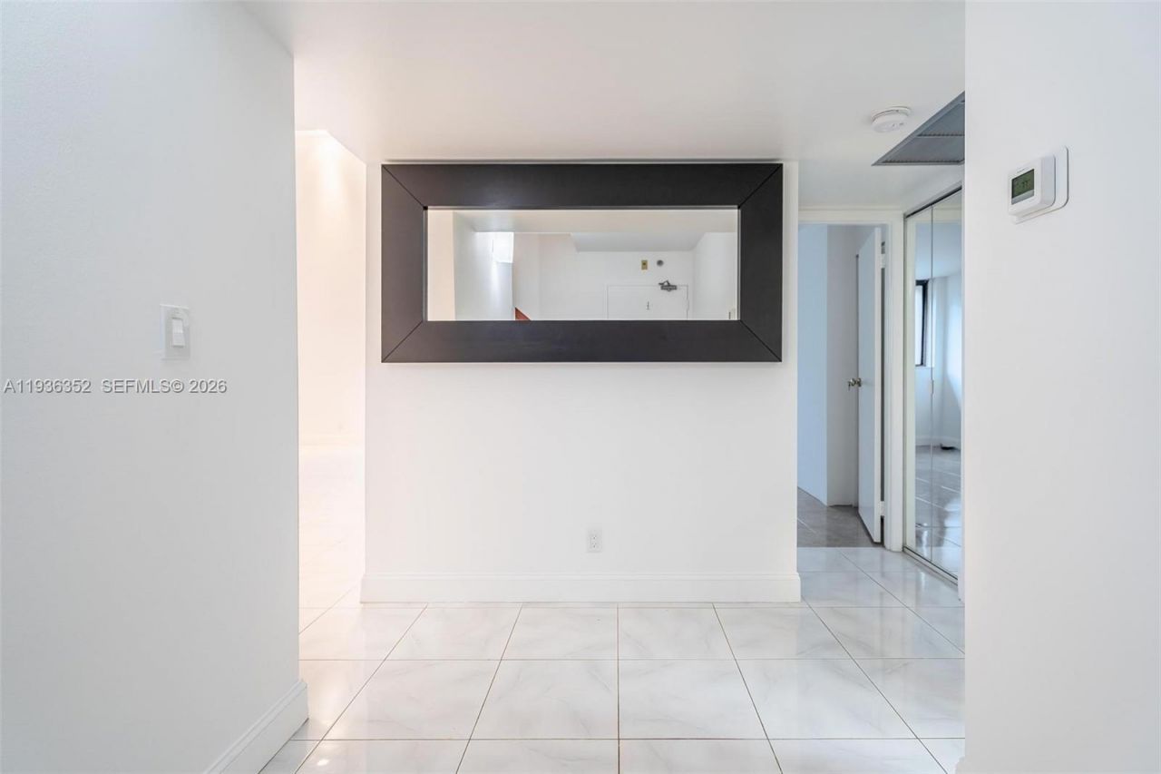 20347 W Country Club Dr, Unit TH15, Aventura, FL 33180 Photo