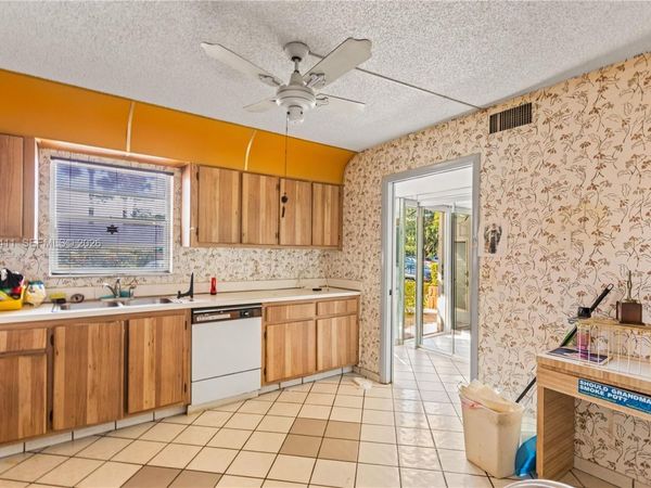 271 S Hollybrook Dr, Unit 51-106, Pembroke Pines, FL 33025