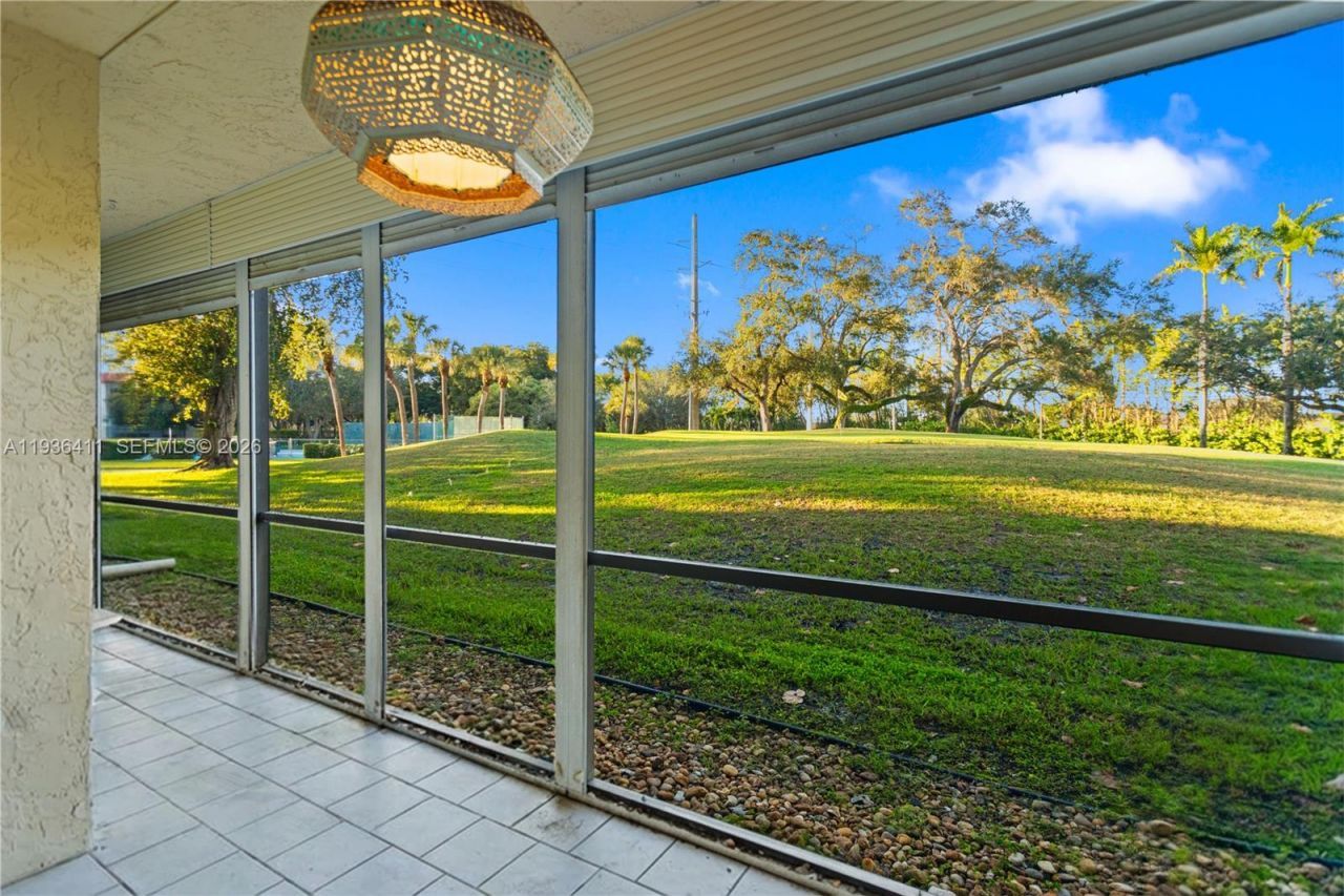 271 S Hollybrook Dr, Unit 51-106, Pembroke Pines, FL 33025 Photo