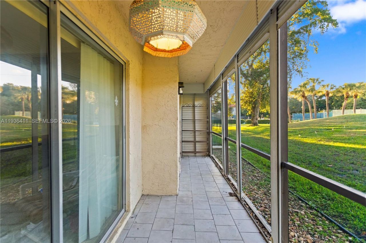 271 S Hollybrook Dr, Unit 51-106, Pembroke Pines, FL 33025 Photo
