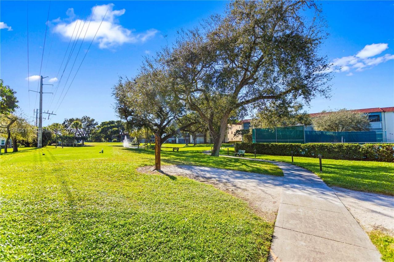 271 S Hollybrook Dr, Unit 51-106, Pembroke Pines, FL 33025 Photo