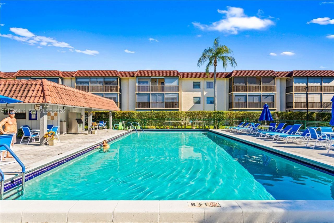 271 S Hollybrook Dr, Unit 51-106, Pembroke Pines, FL 33025 Photo